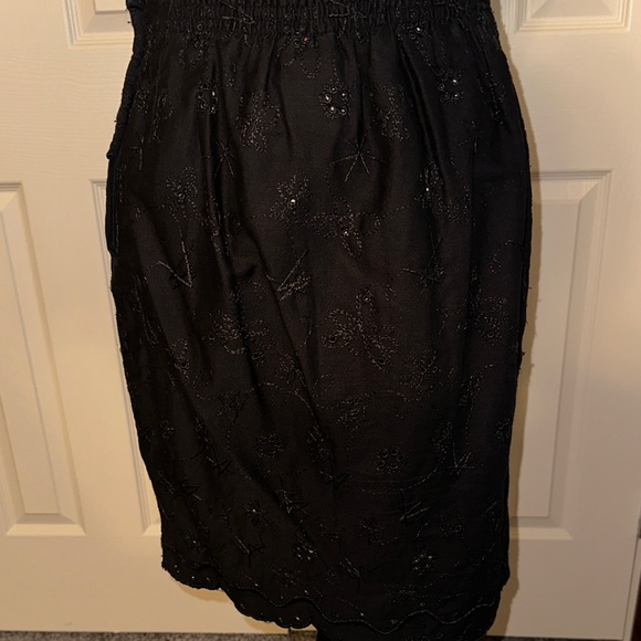 Chic Vintage Black Pencil Skirt - Picture 2 of 4